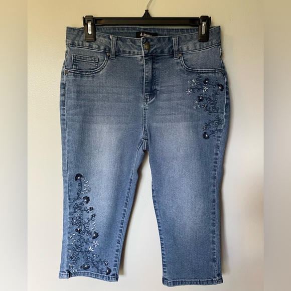 D. Jeans Medium Blue Denim Capris, Size 8P - Picture 1 of 6